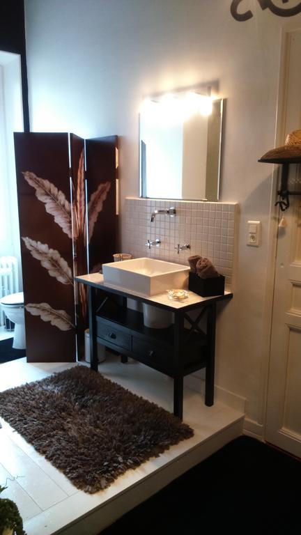 Chambres D'Hotes Maison Auguste Salon-de-Provence Rum bild